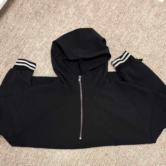 Black pullover jacket - Picture 4 of 4